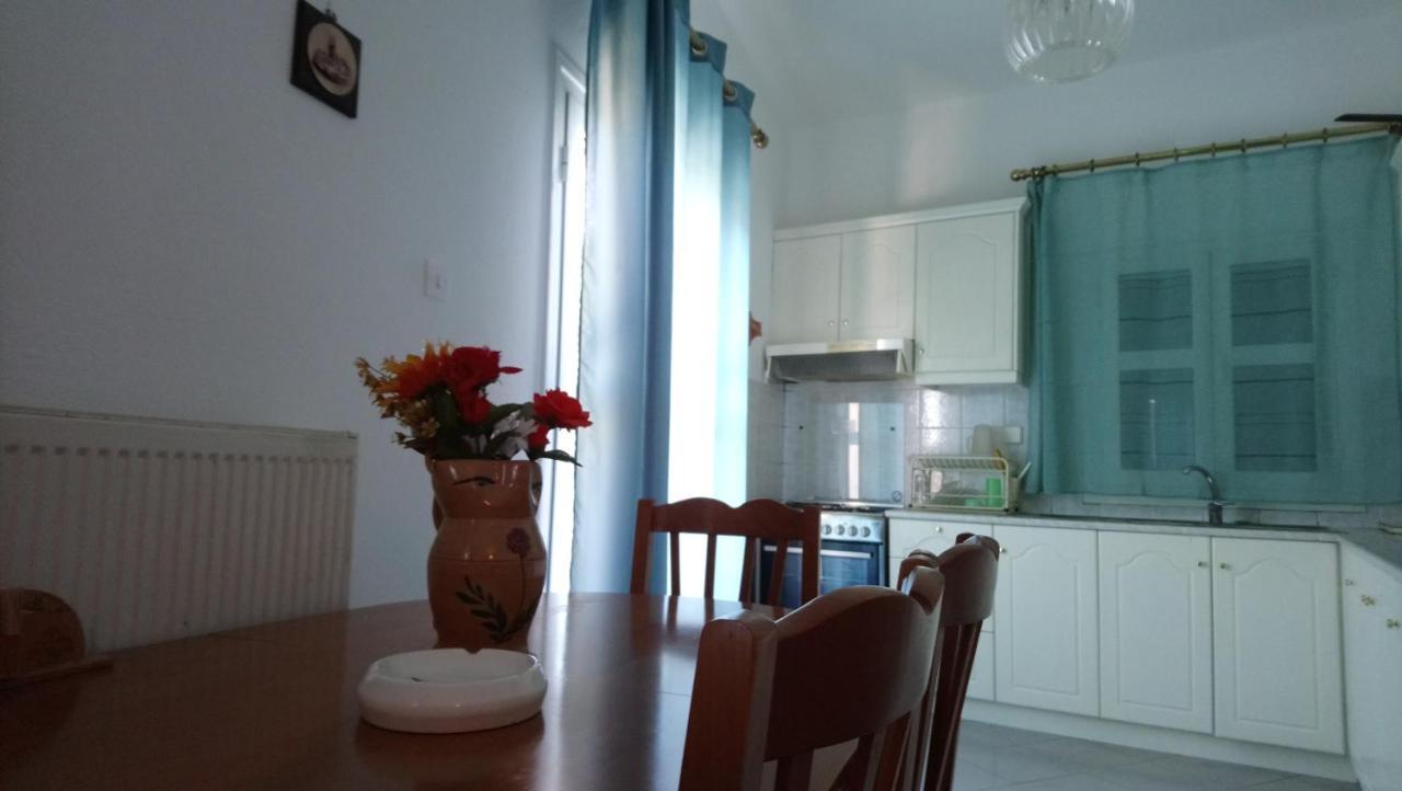 Vacation House In Stroggili Agios Ioannis Peristeron  Exterior photo