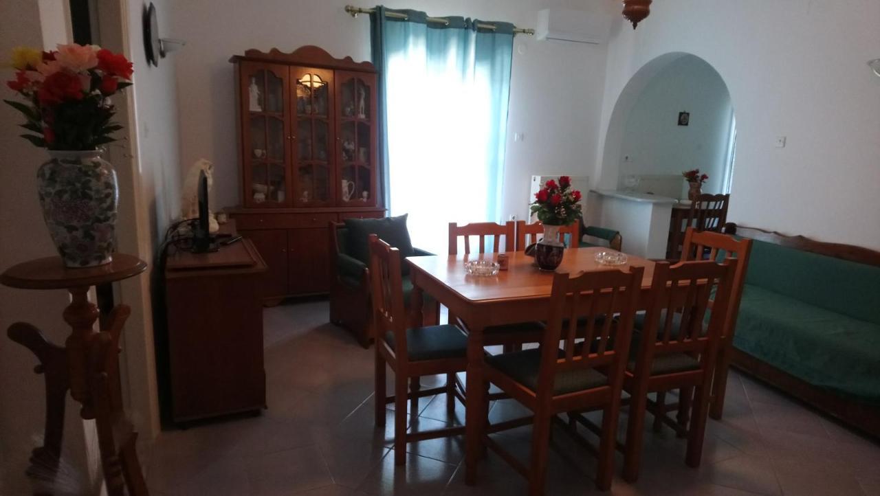 Vacation House In Stroggili Agios Ioannis Peristeron  Exterior photo